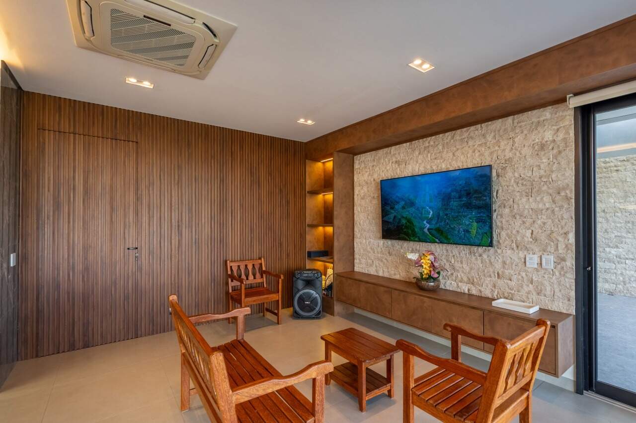 Casa em Condomínio à venda no Village do Lago: 