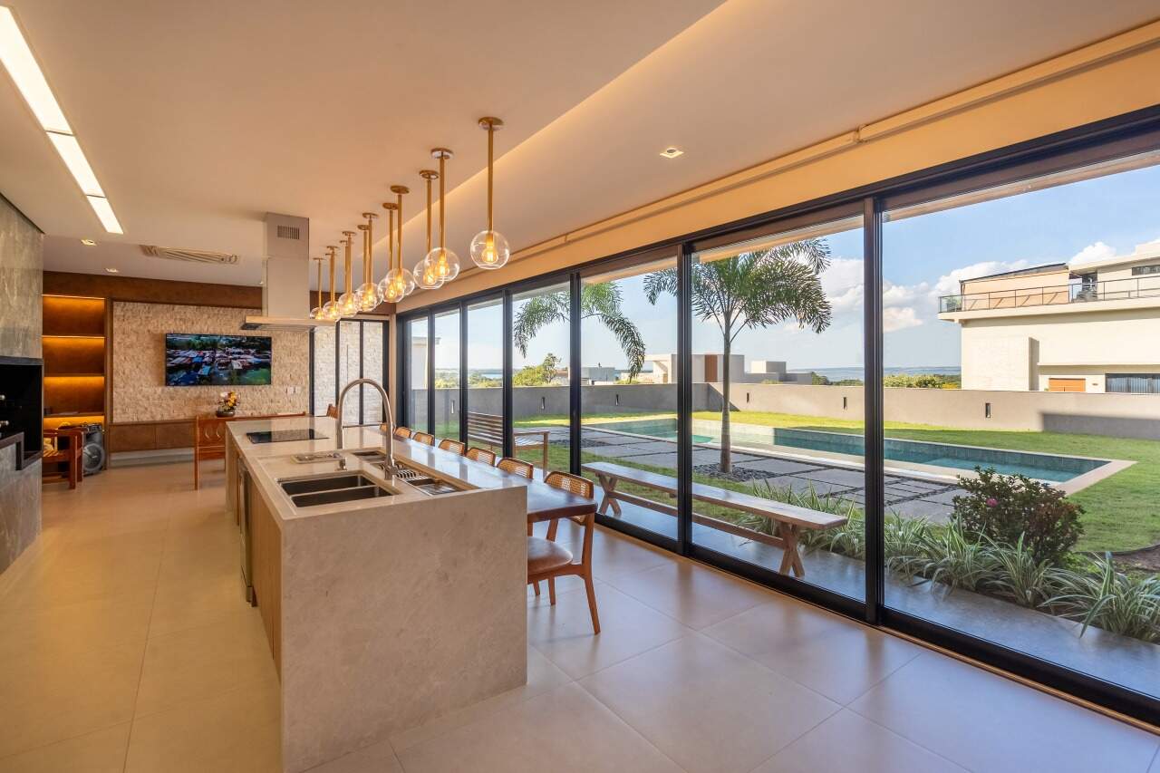 Casa em Condomínio à venda no Village do Lago: 