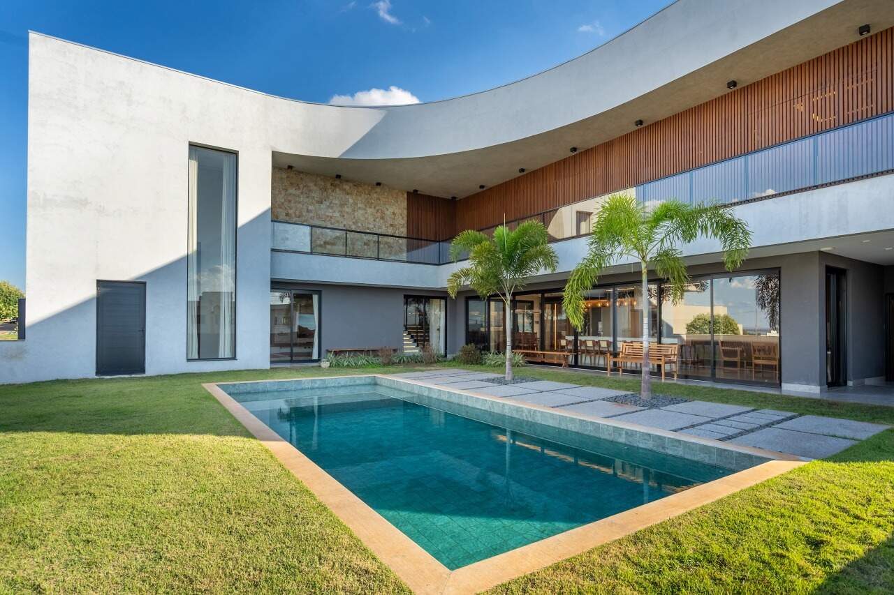 Casa em Condomínio à venda no Village do Lago: 