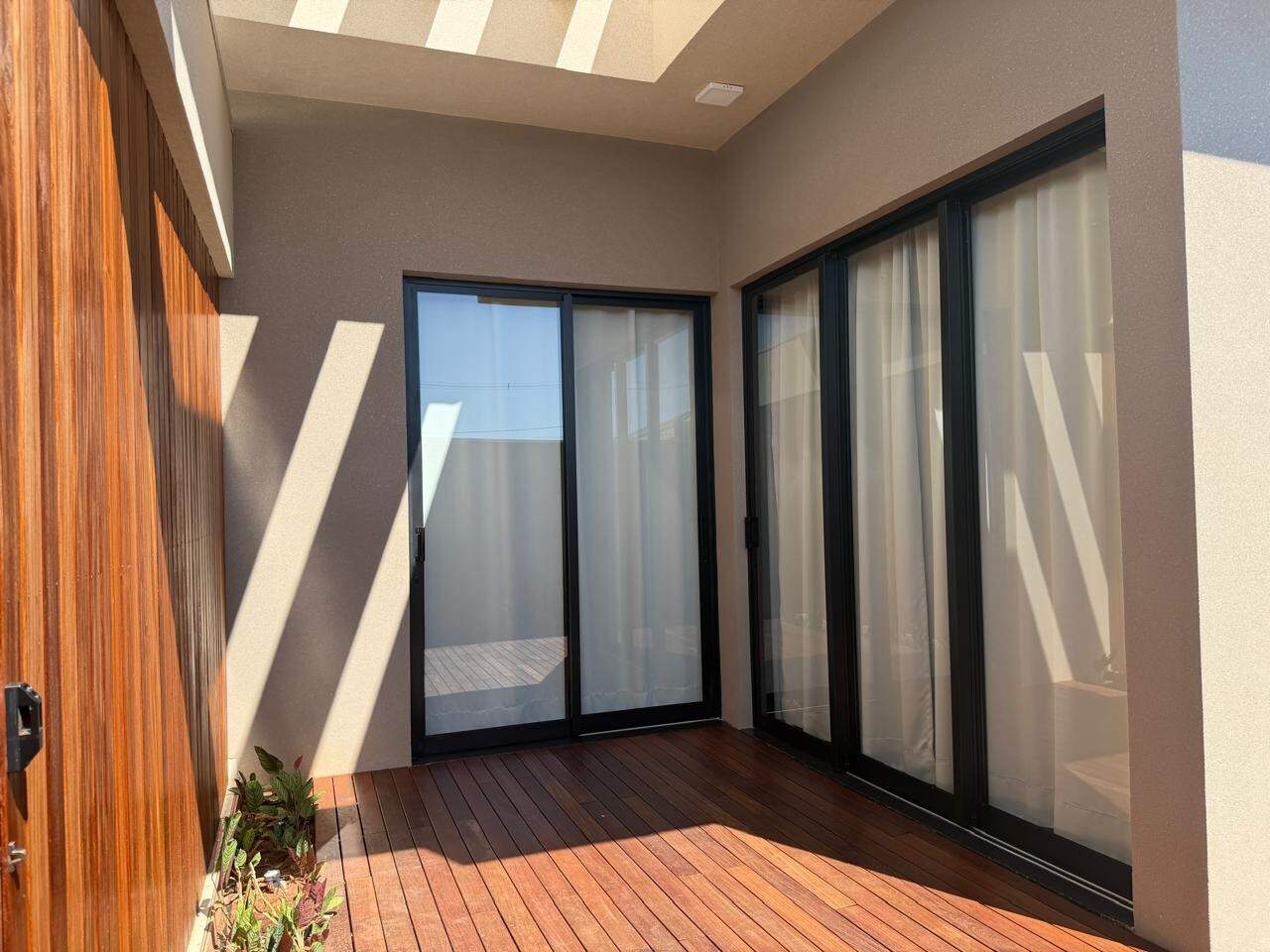 Casa em Condomínio à venda no Condomínio Villa de León: 
