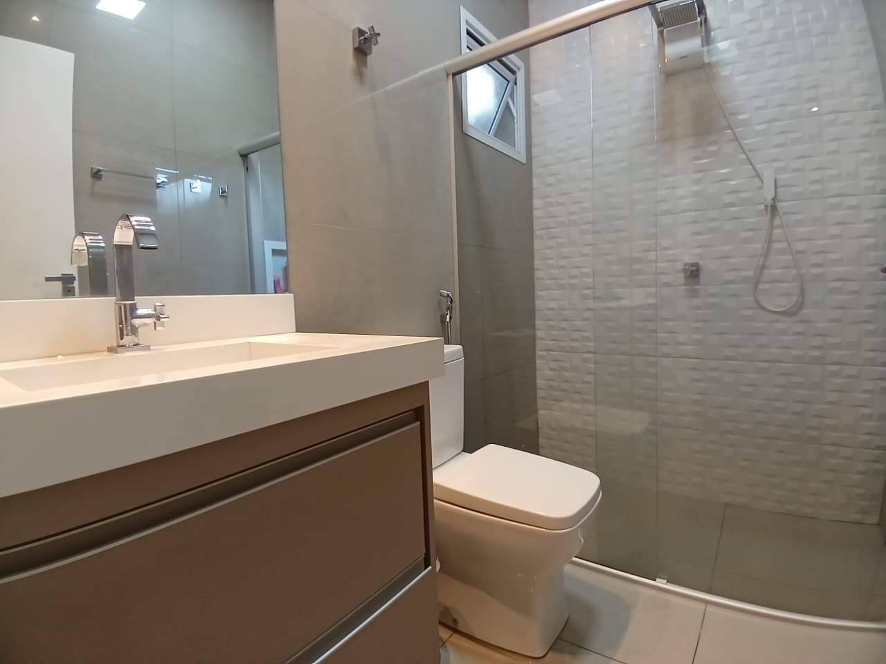 Casa à venda no Colinos: 
