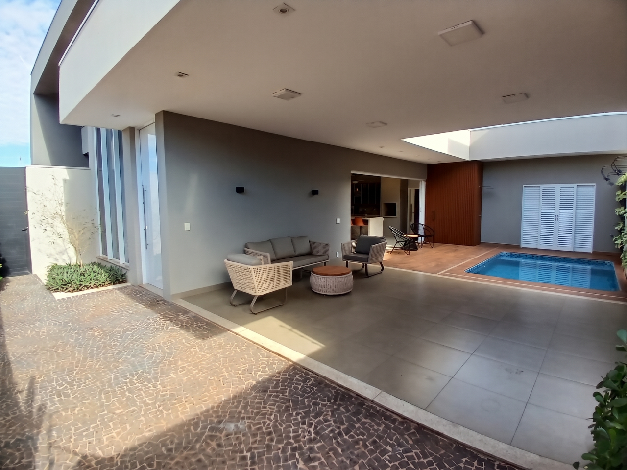 Casa à venda no Colinos: 