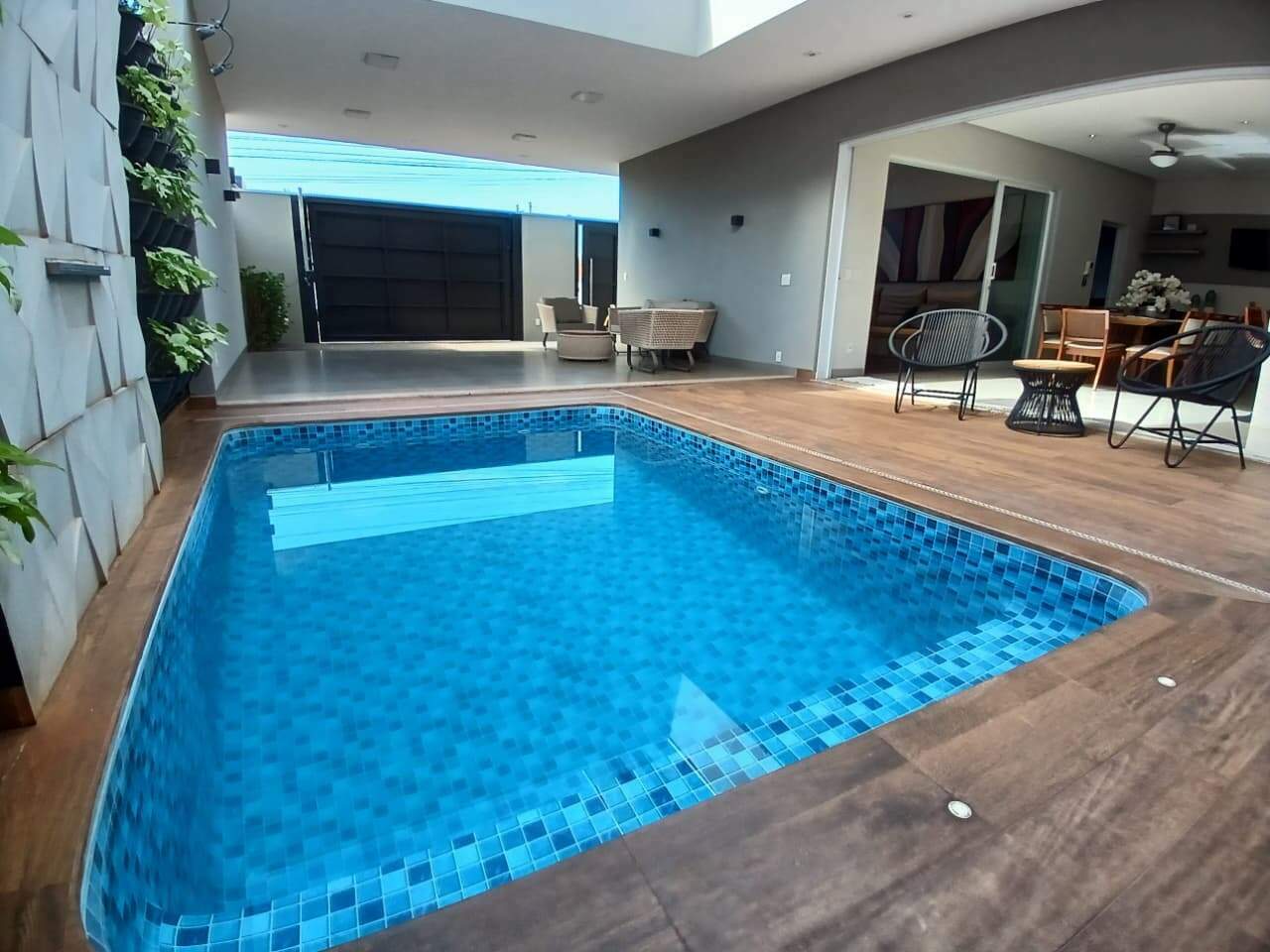 Casa à venda no Colinos: 