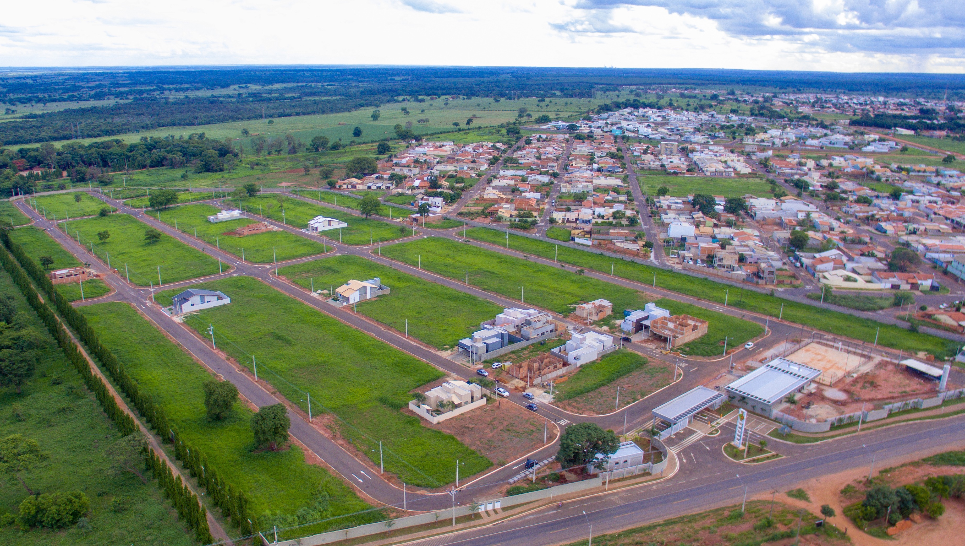 Terreno em Condomínio à venda no Costa Leste Loteamento Fechado: 