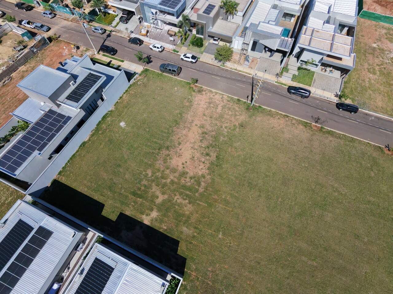 Terreno em Condomínio à venda no Condomínio Villa Dumont: