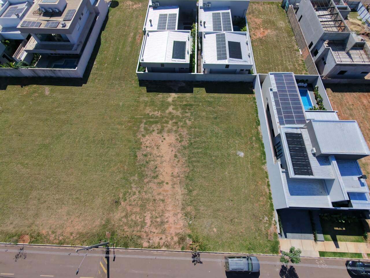 Terreno em Condomínio à venda no Condomínio Villa Dumont: