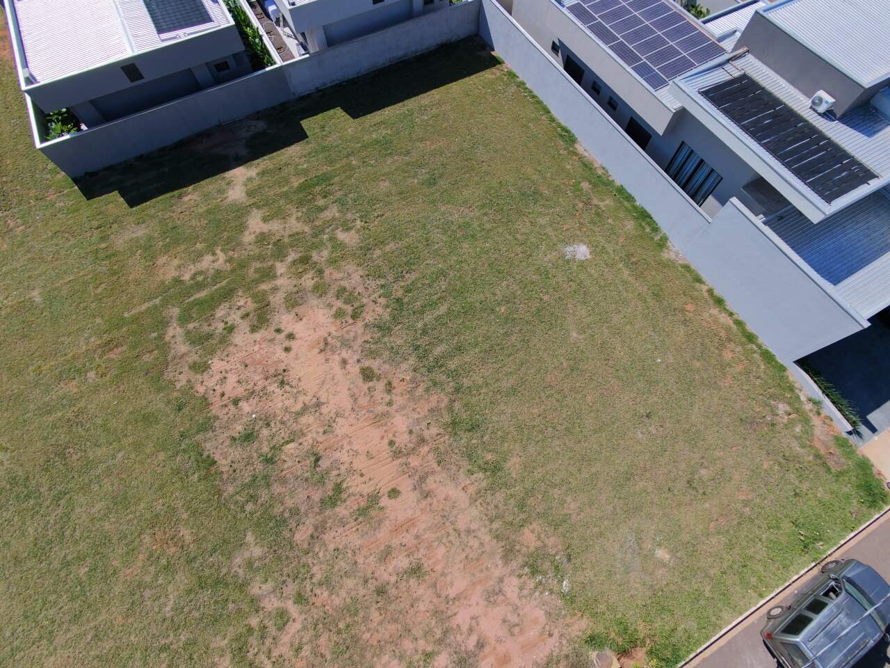 Terreno em Condomínio à venda no Condomínio Villa Dumont: 