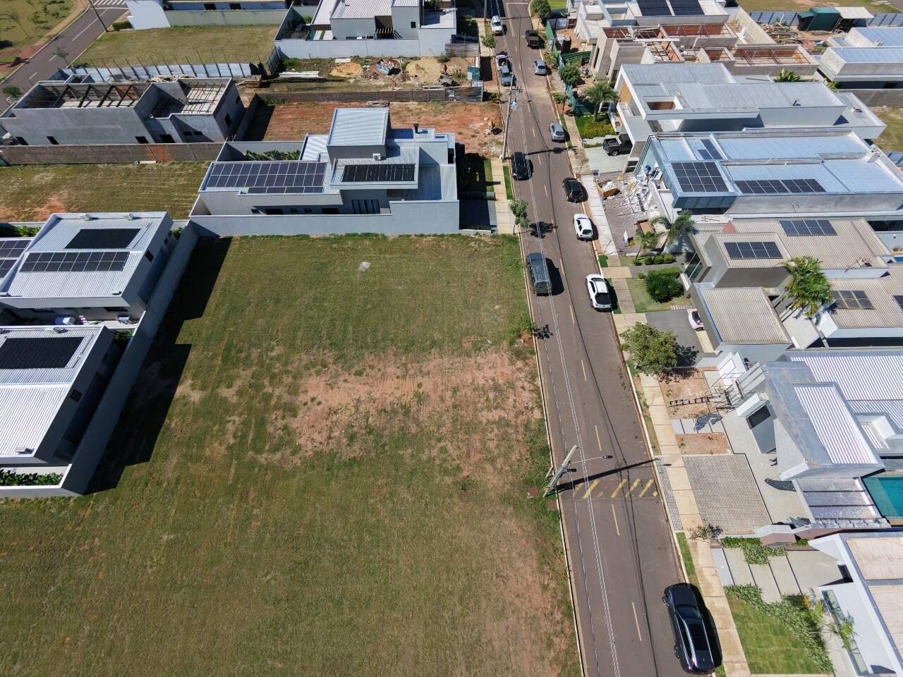 Terreno em Condomínio à venda no Condomínio Villa Dumont: