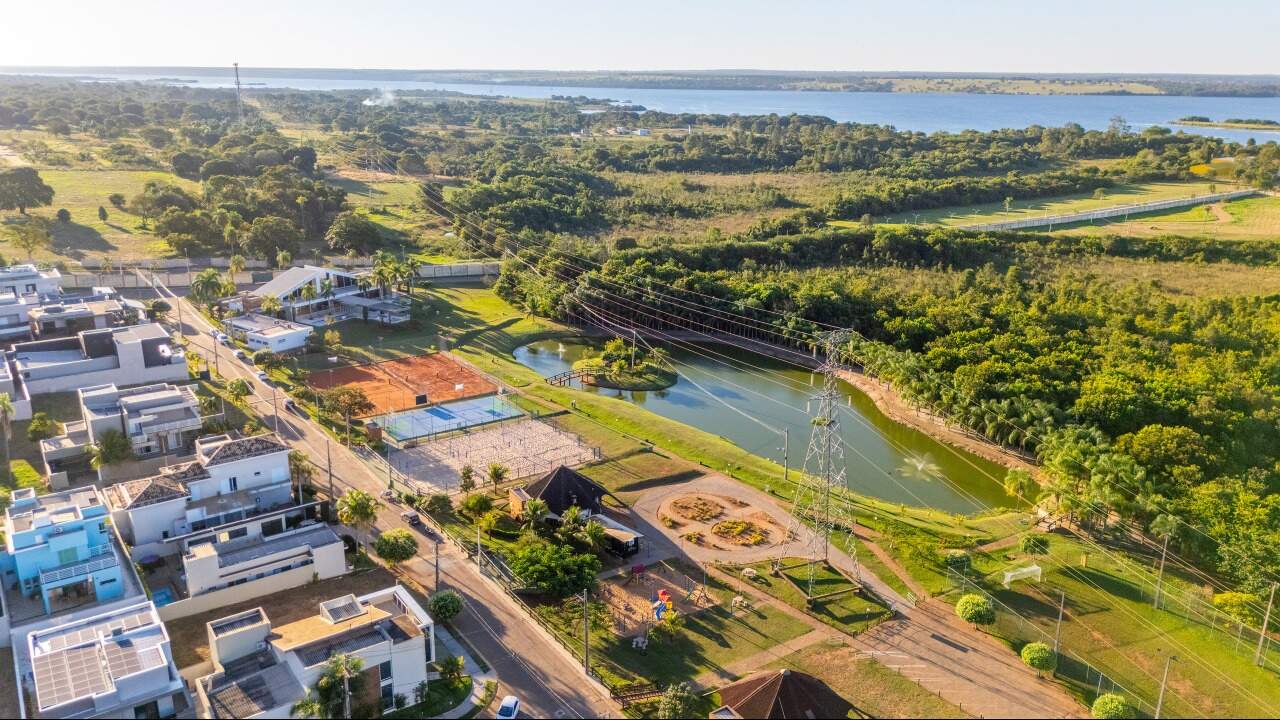 Casa em Condomínio à venda no Village do Lago: 