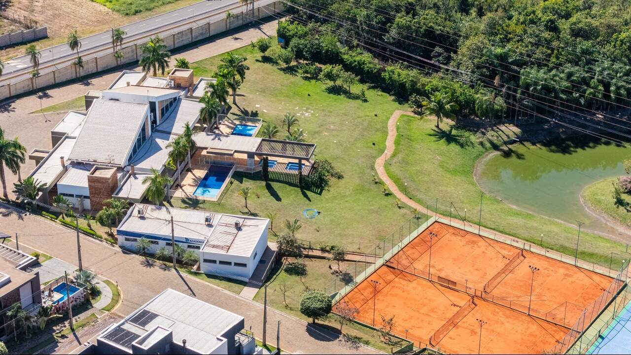 Terreno em Condomínio à venda no Village do Lago: 