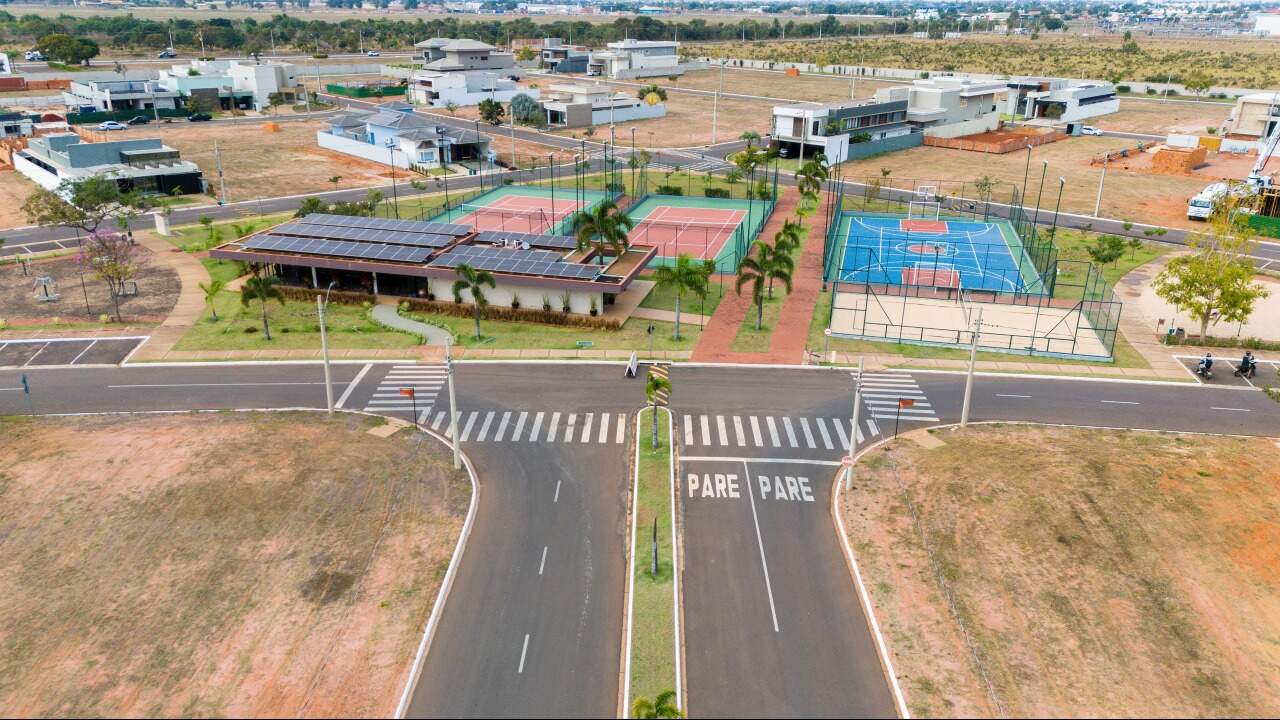 Terreno em Condomínio à venda no Condomínio Villa Dumont: 