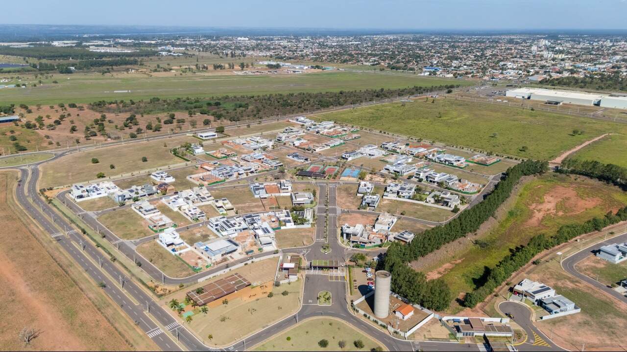 Terreno em Condomínio à venda no Condomínio Villa Dumont: 