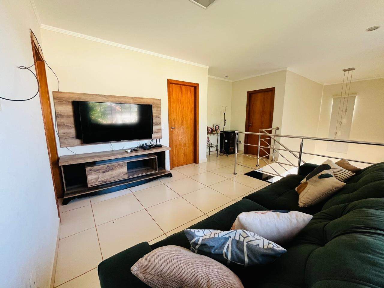 Casa em Condomínio à venda no Village do Lago: 