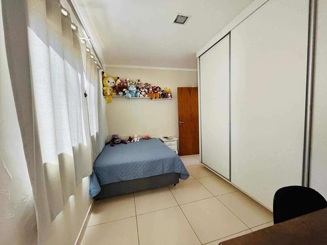 Casa em Condomínio à venda no Village do Lago: 