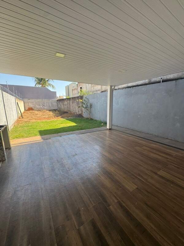 Casa à venda no Jardim dos Ipês III: 