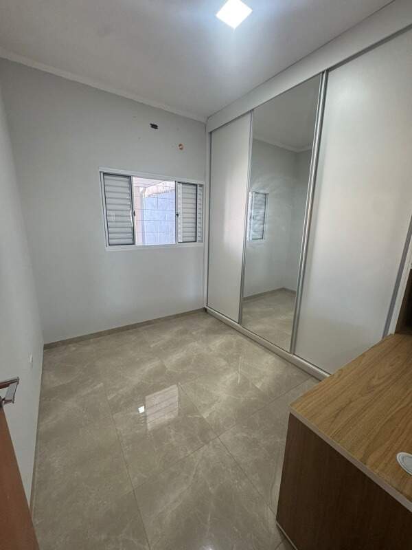 Casa à venda no Jardim dos Ipês III: 