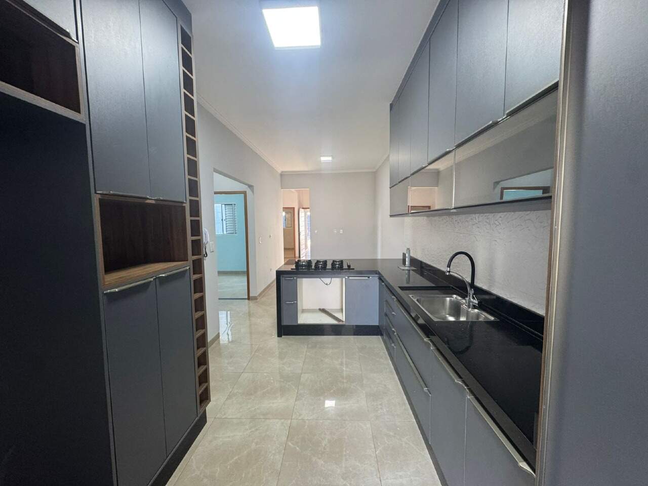 Casa à venda no Jardim dos Ipês III: 