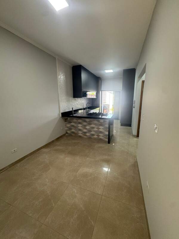Casa à venda no Jardim dos Ipês III: 