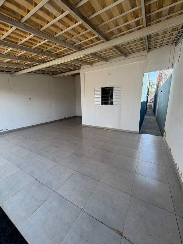 Casa à venda no Jardim dos Ipês III: 