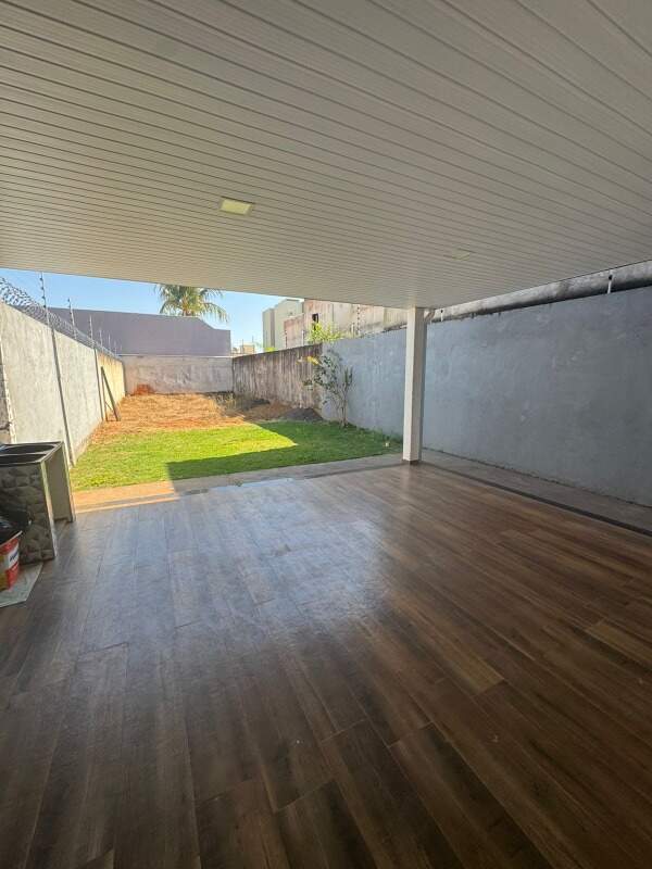 Casa à venda no Jardim dos Ipês III: 