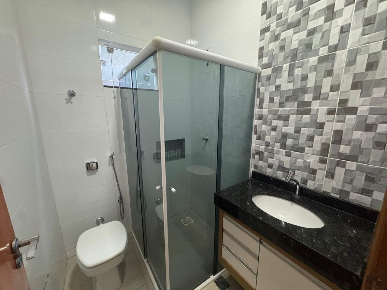 Casa à venda no Jardim dos Ipês III: 