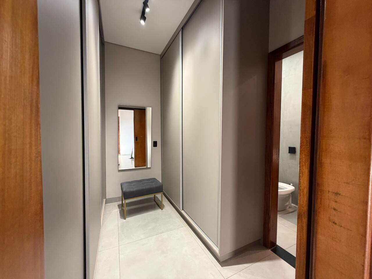 Casa em Condomínio à venda no Condomínio Villa de León: 