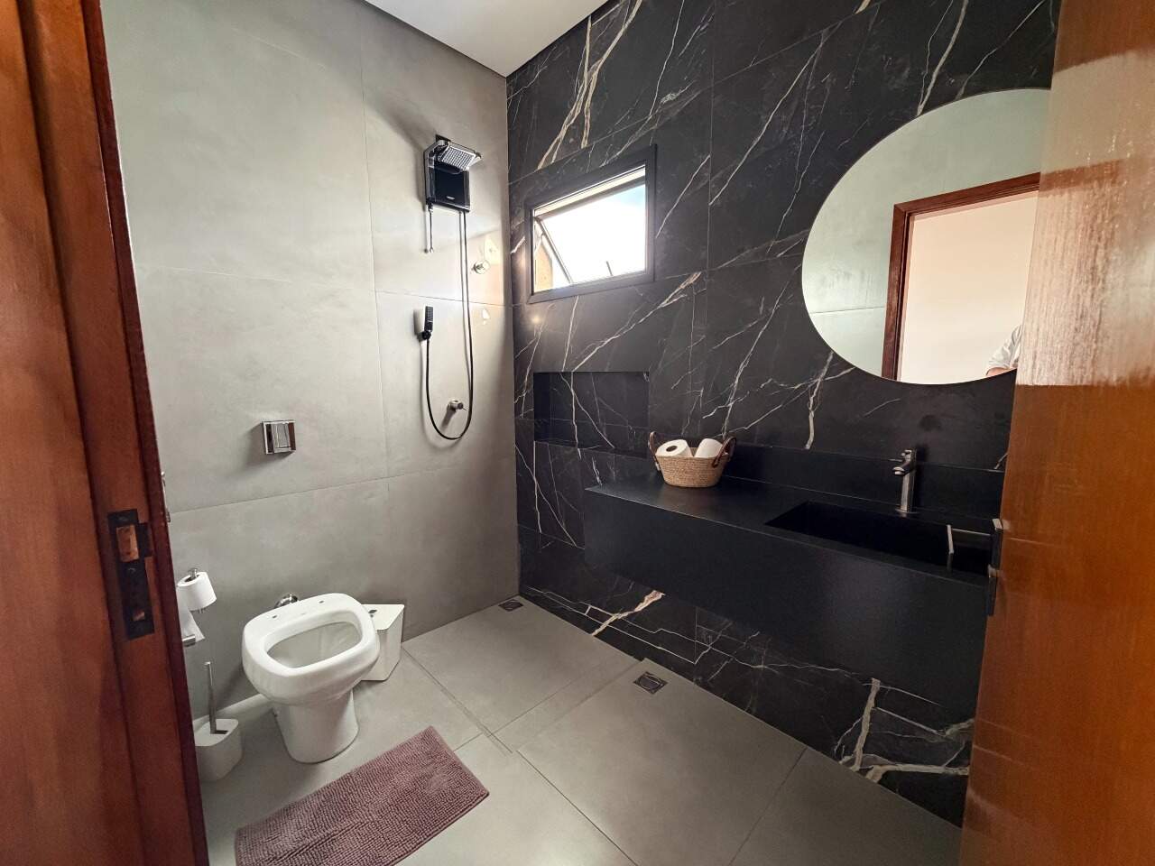 Casa em Condomínio à venda no Condomínio Villa de León: 