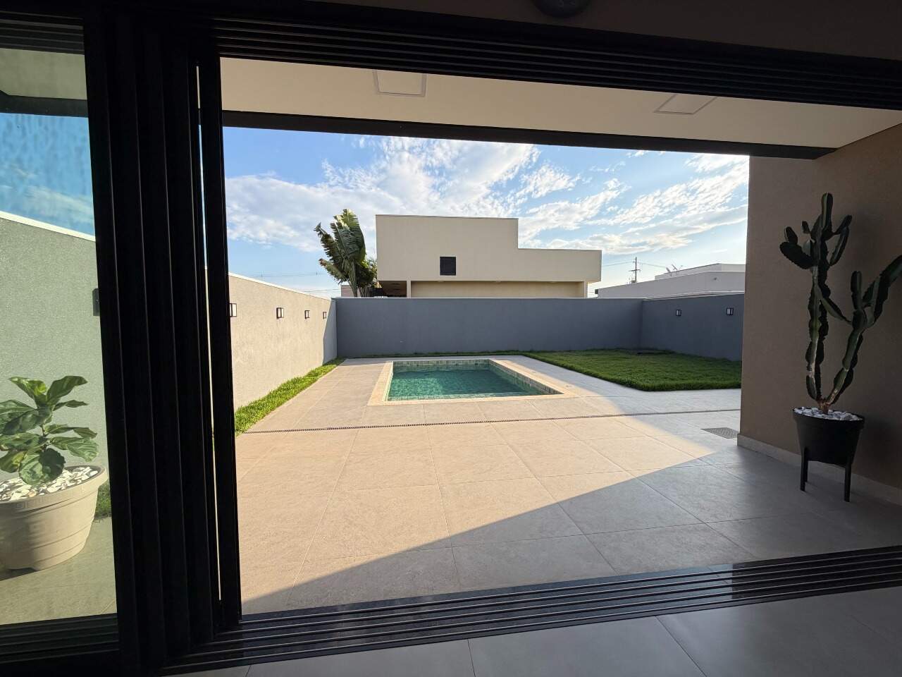 Casa em Condomínio à venda no Condomínio Villa de León: 