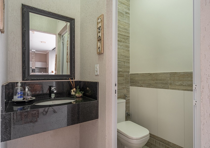 Casa em Condomínio à venda no Portal das Águas: 