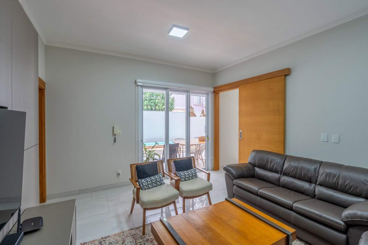 Casa em Condomínio à venda no Portal das Águas: 