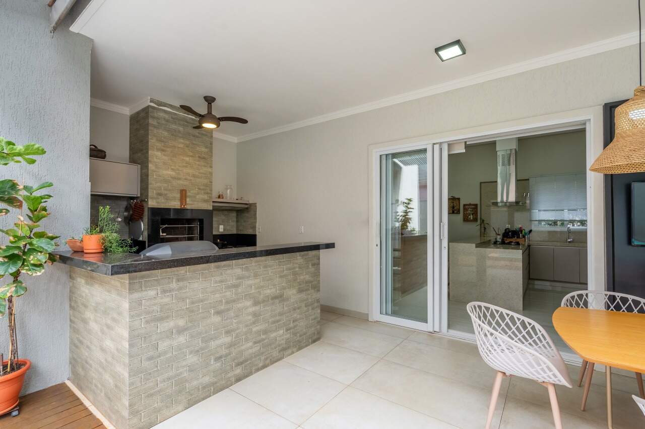 Casa em Condomínio à venda no Portal das Águas: 