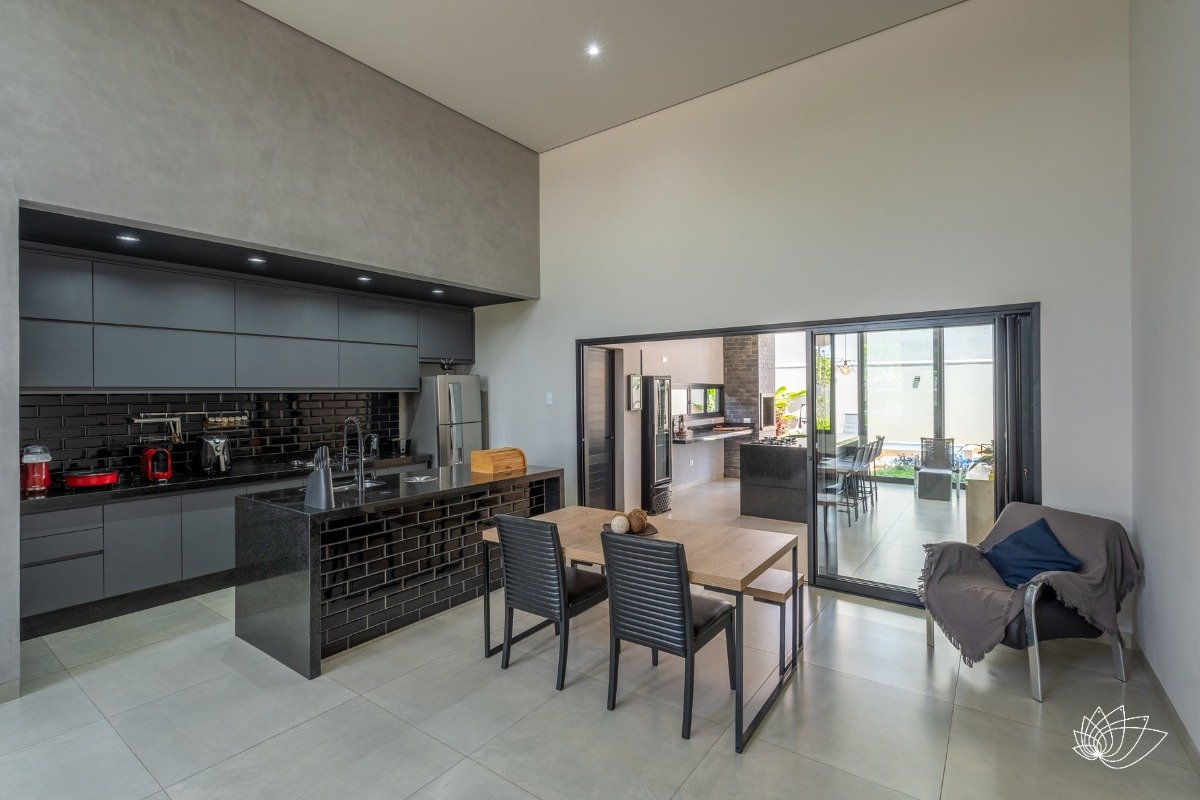 Casa em Condomínio à venda no Condomínio Portal Das Águas: 