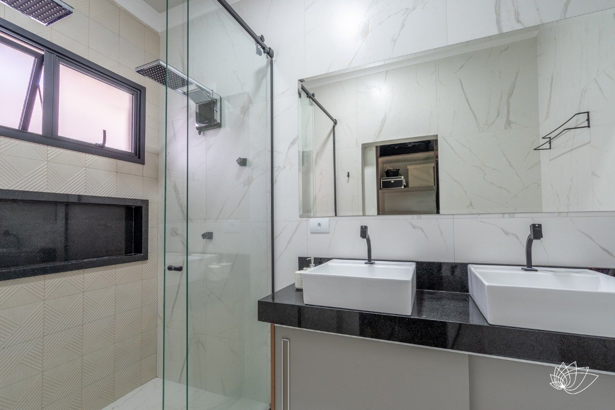 Casa em Condomínio à venda no Condomínio Portal Das Águas: 