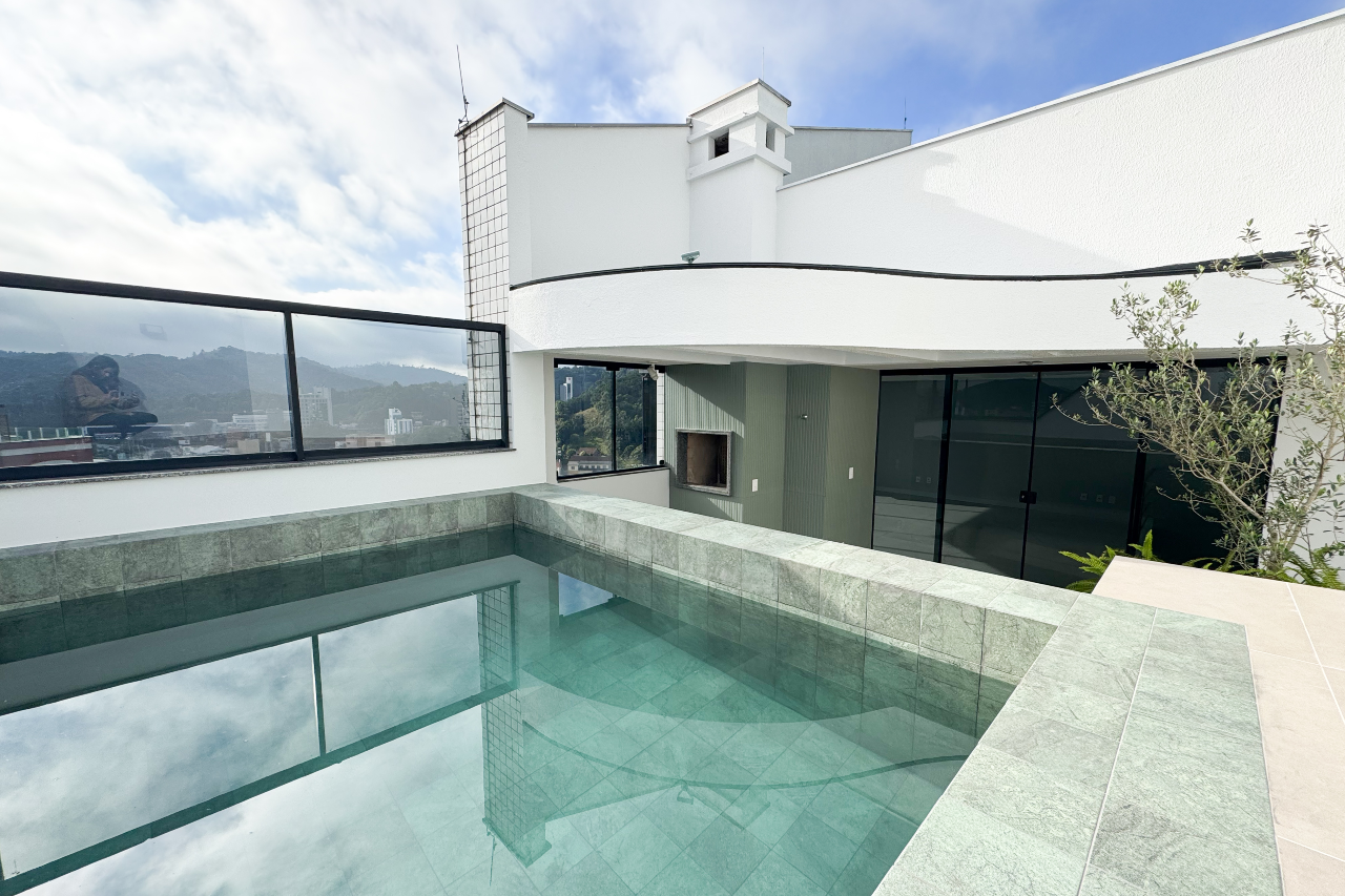 Cobertura à venda no bairro Jardim Blumenau: 