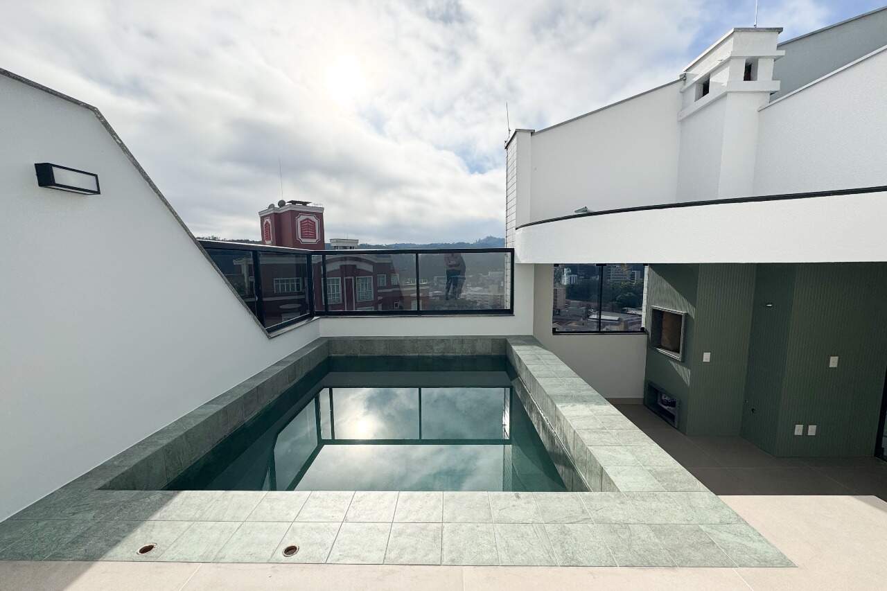 Cobertura à venda no bairro Jardim Blumenau: 