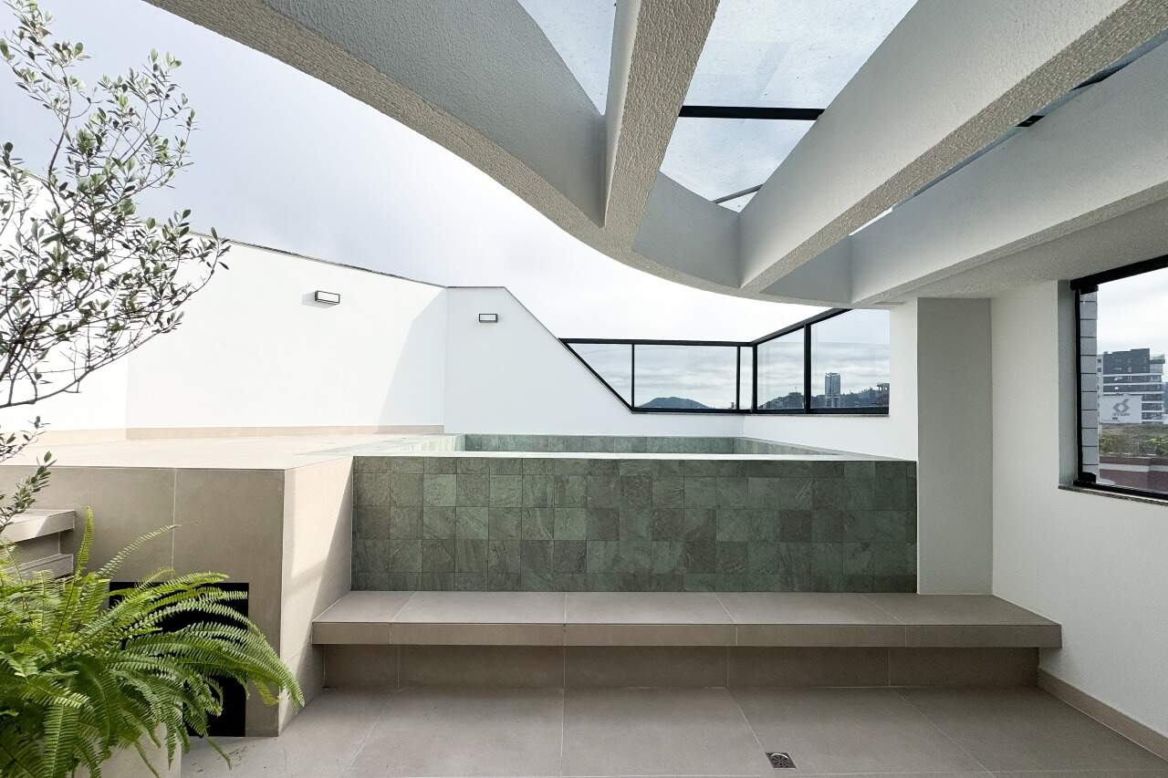 Cobertura à venda no bairro Jardim Blumenau: 