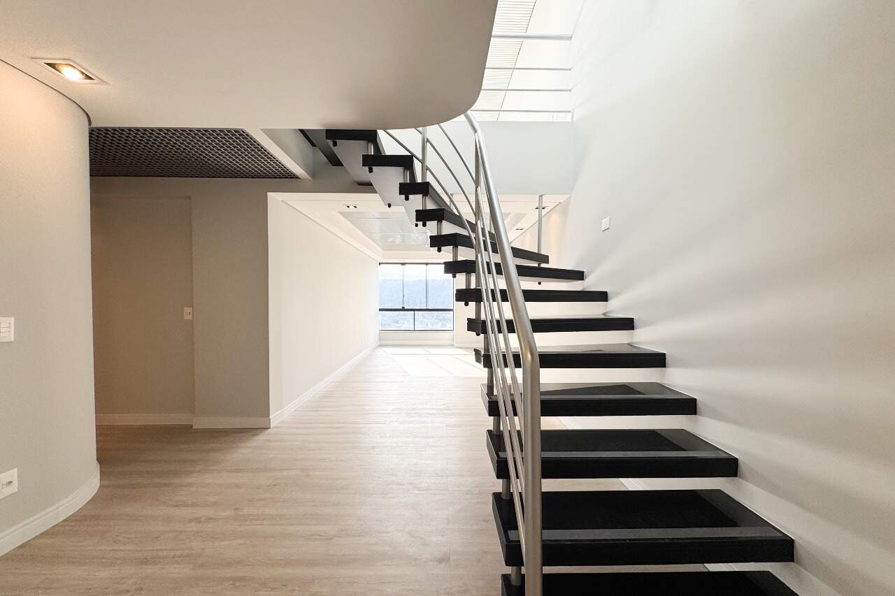 Cobertura à venda no bairro Jardim Blumenau: 