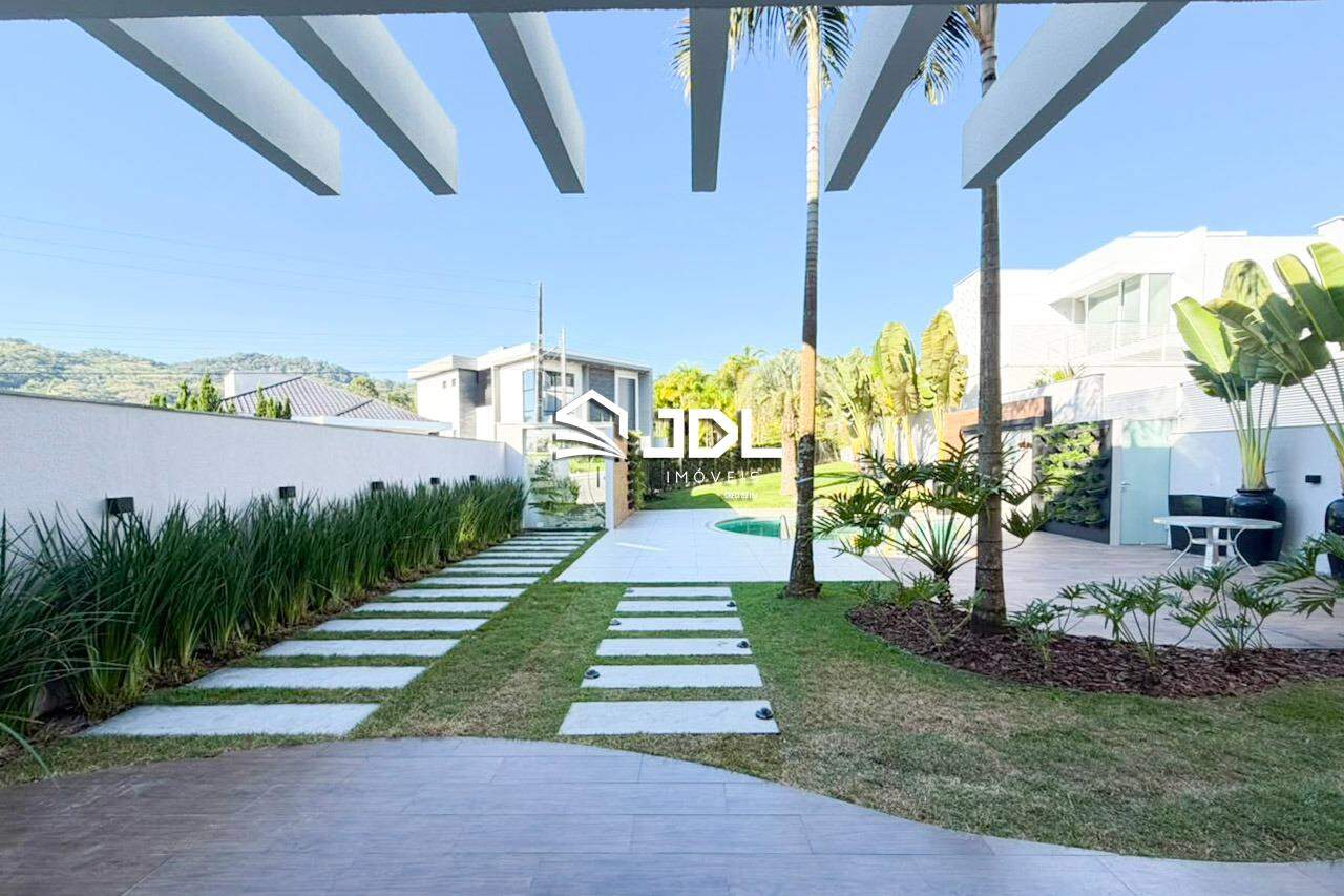 Casa à venda no bairro Itoupava Central: