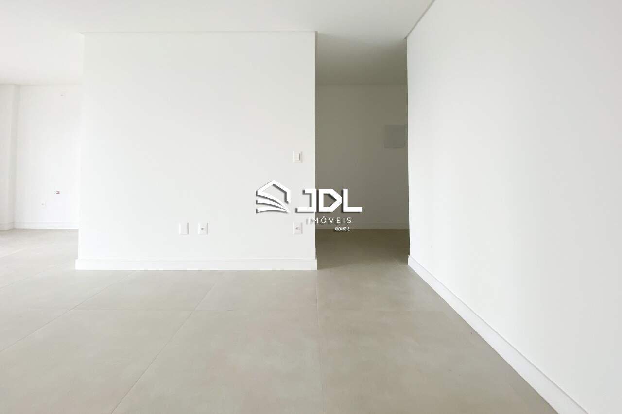 Apartamento à venda no bairro Velha: 
