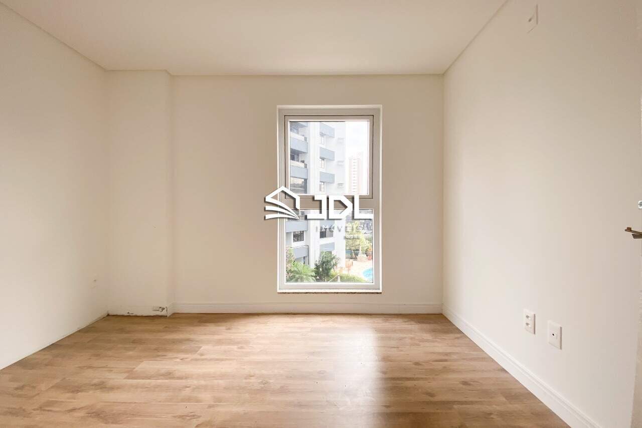 Apartamento à venda no bairro Velha: 