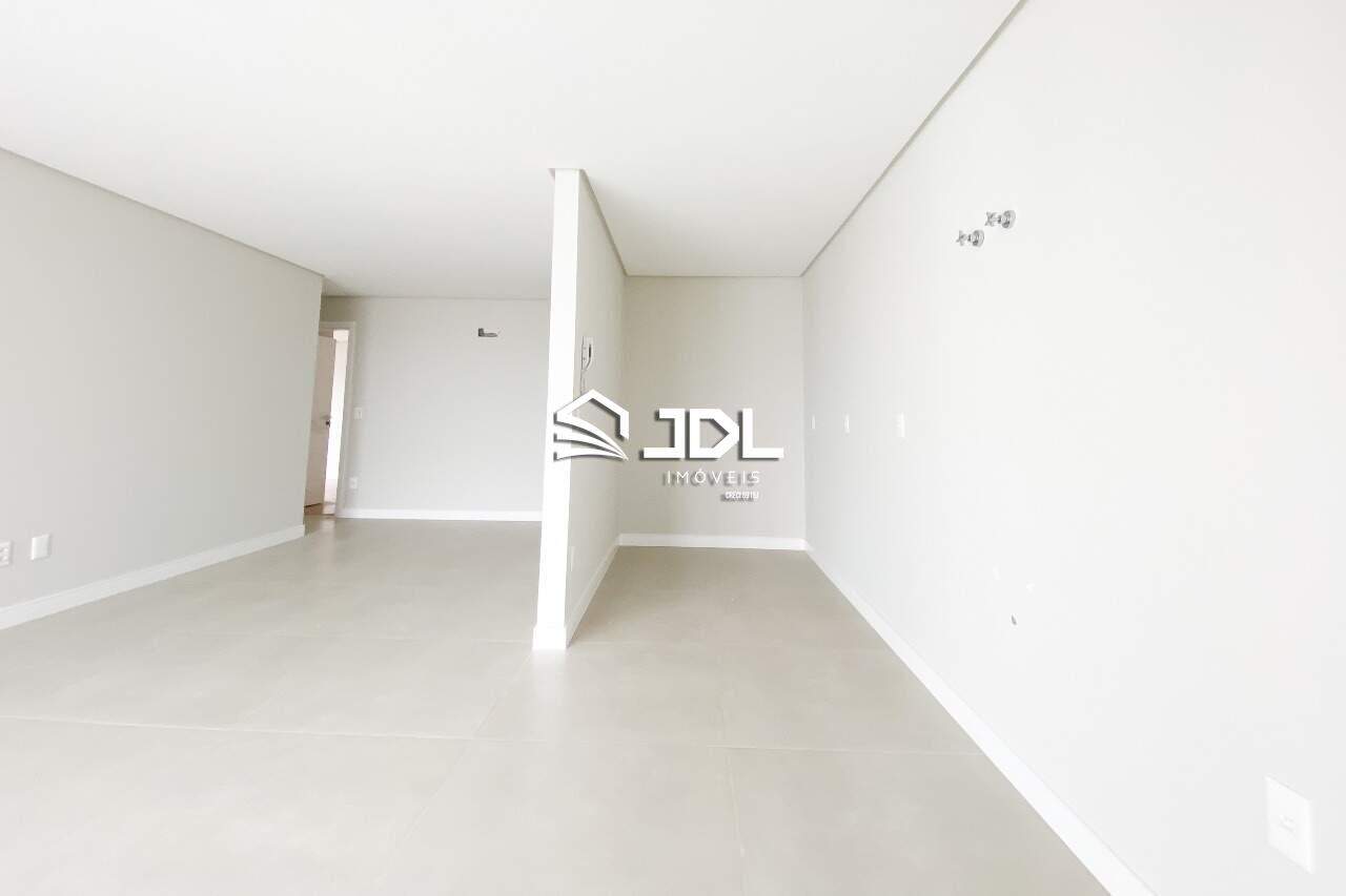 Apartamento à venda no bairro Velha: 