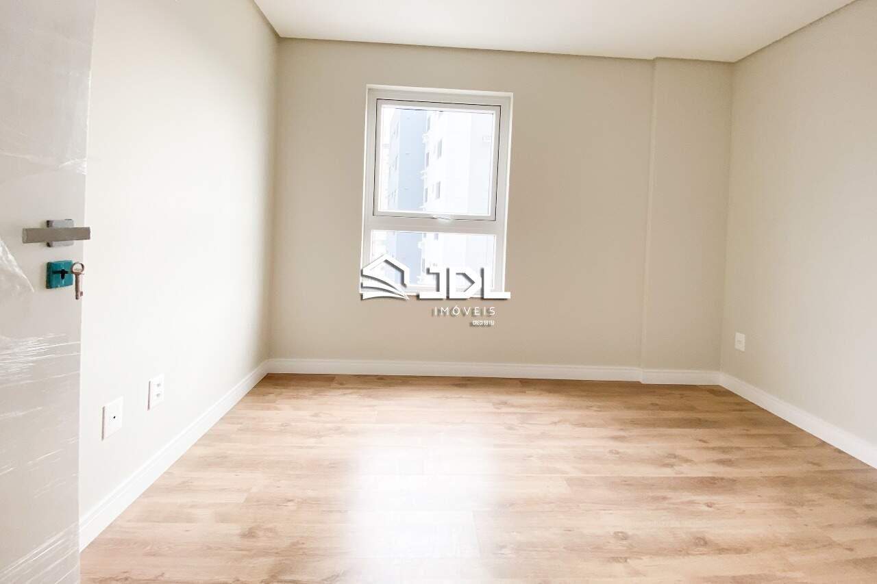 Apartamento à venda no bairro Velha: 