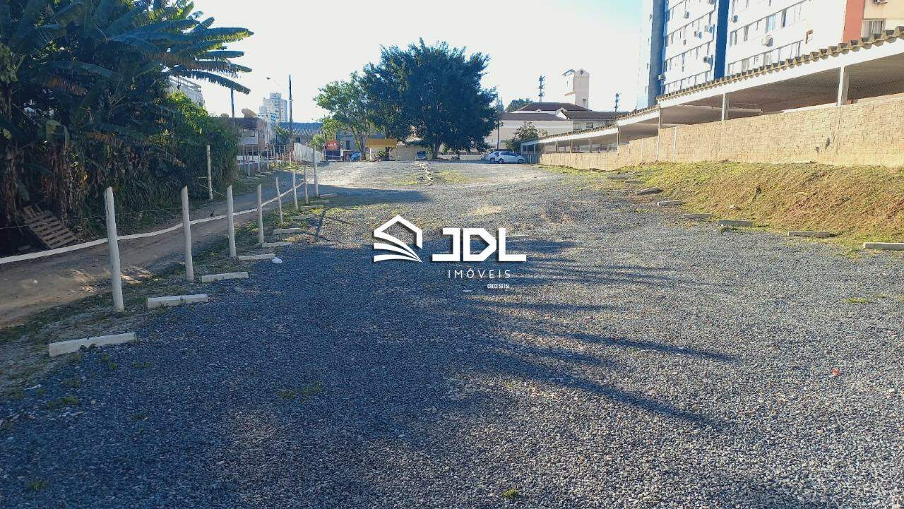 Terreno à venda no bairro Velha: 