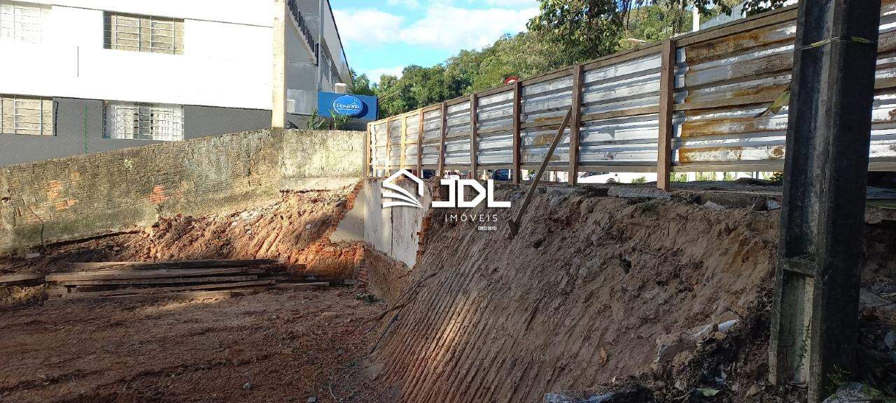 Terreno à venda no bairro Velha: 