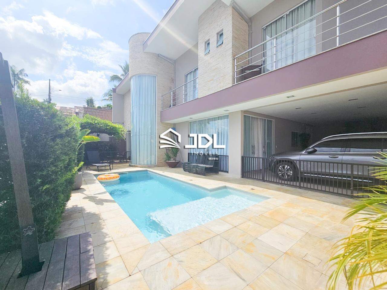 Casa à venda no bairro Velha: 