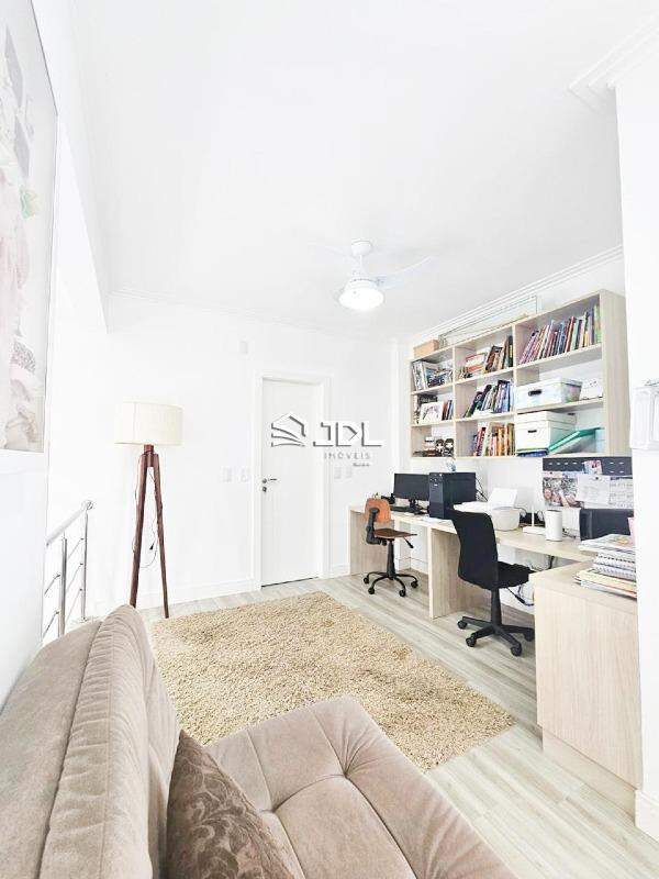 Casa à venda no bairro Velha: