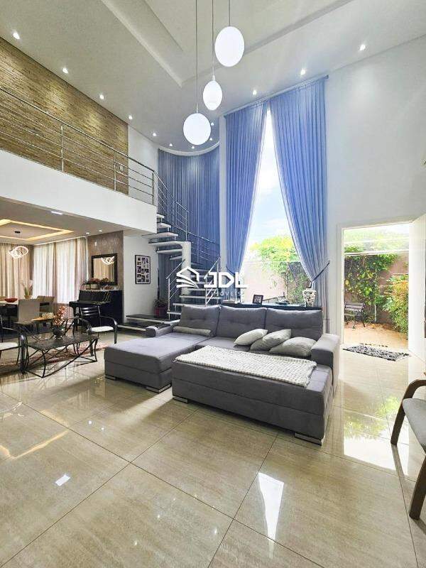 Casa à venda no bairro Velha: