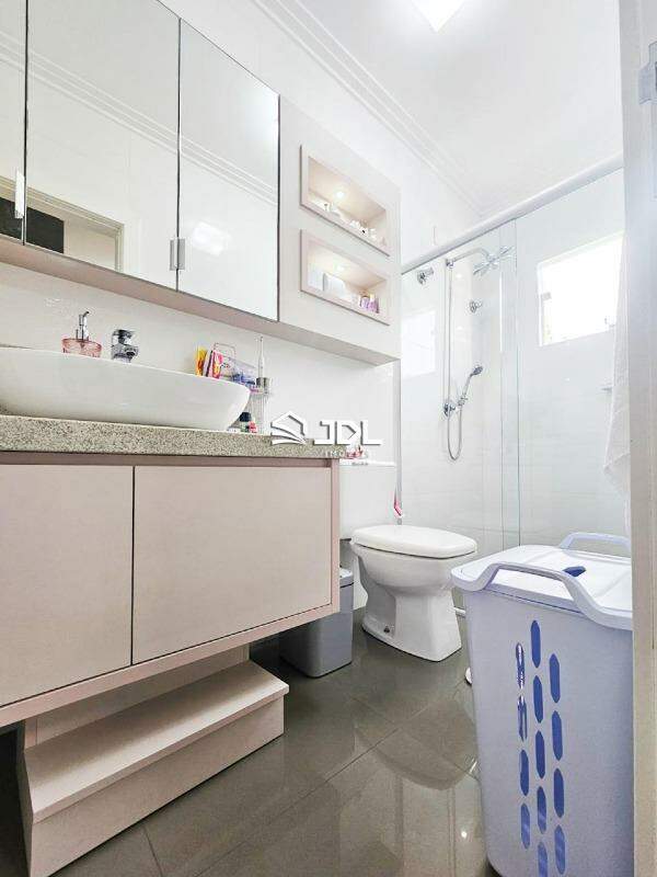 Casa à venda no bairro Velha: