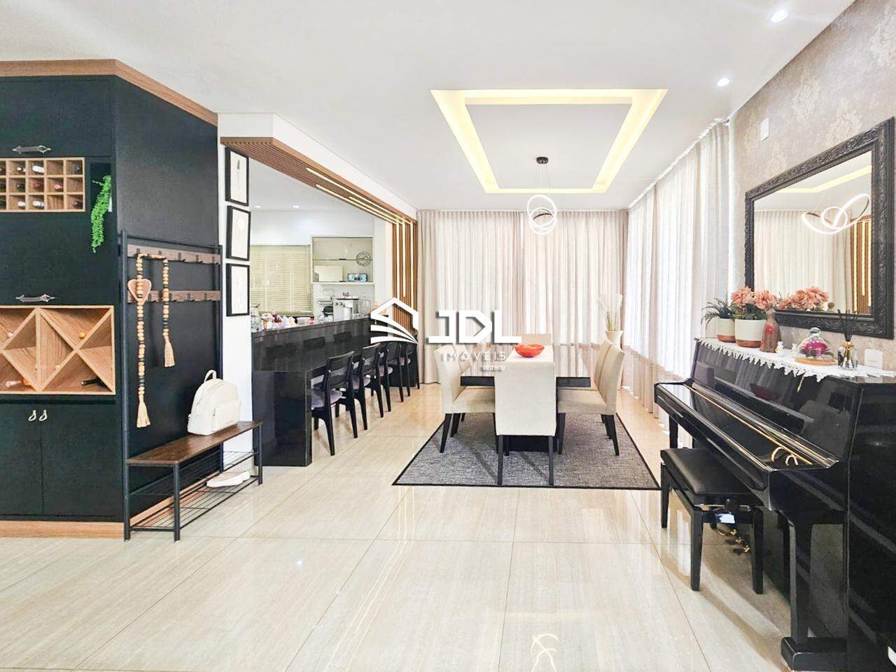 Casa à venda no bairro Velha: