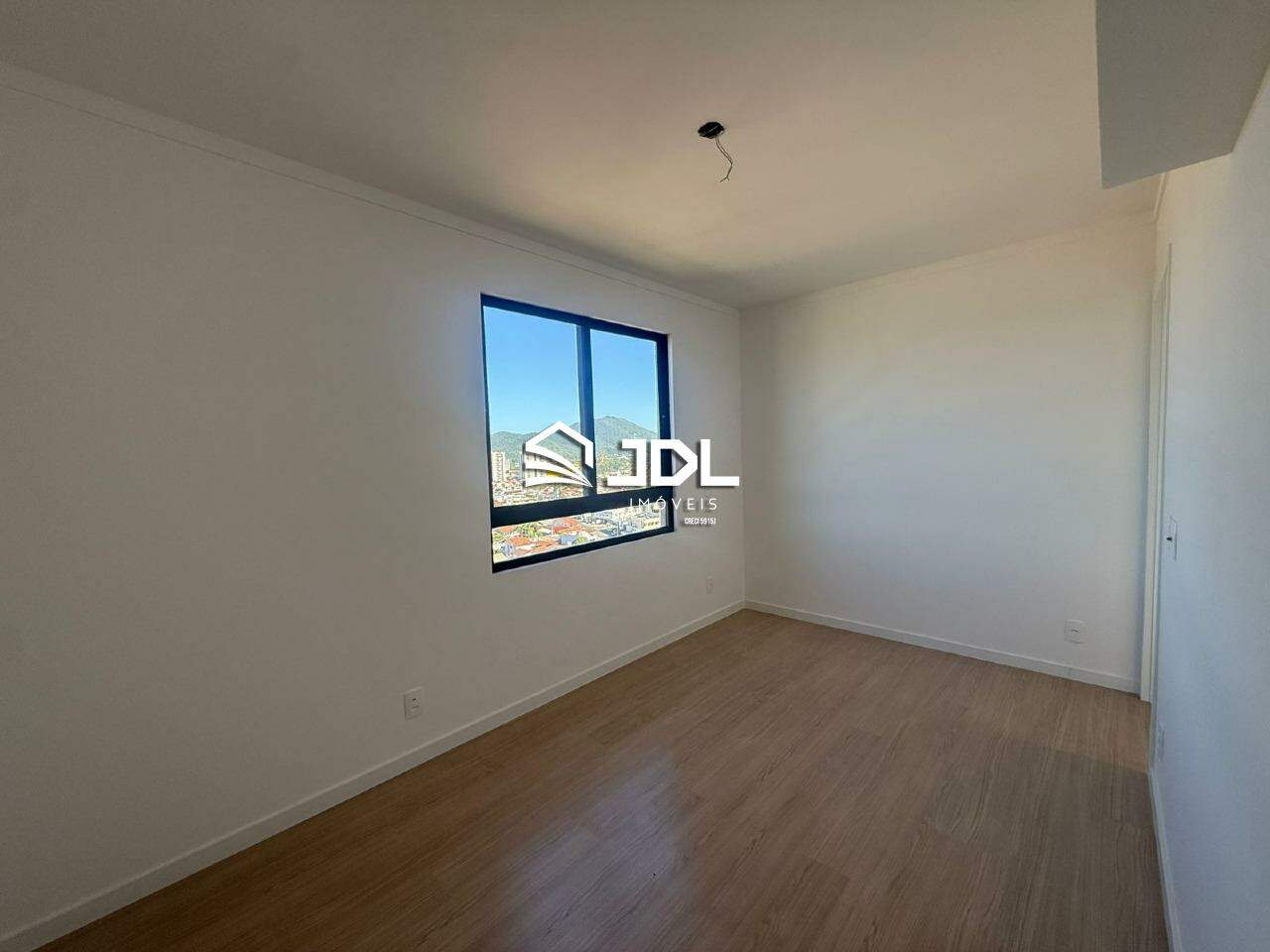 Apartamento à venda no bairro Armação: 